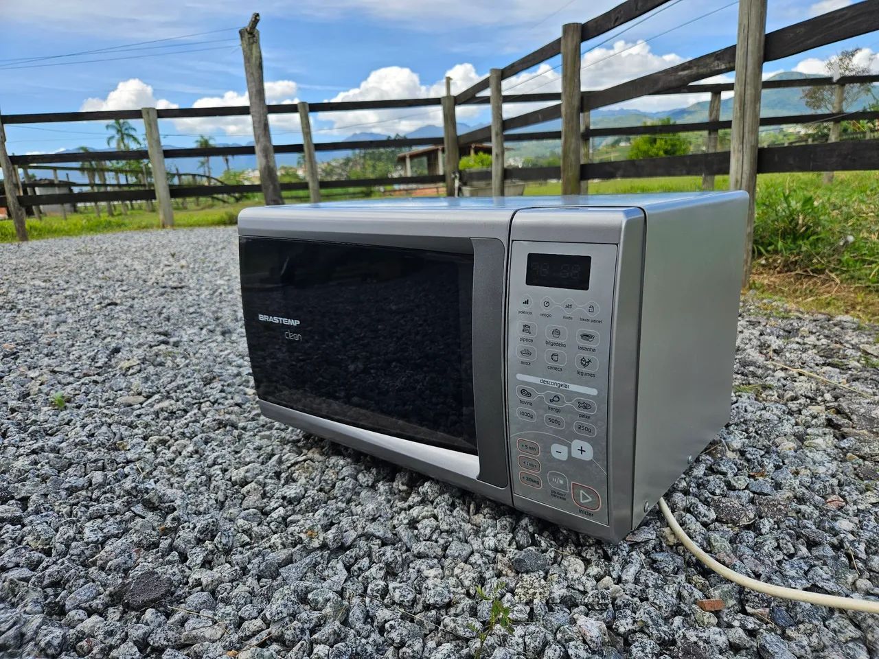 Vendo Microondas Brastemp 21L - Foto 2