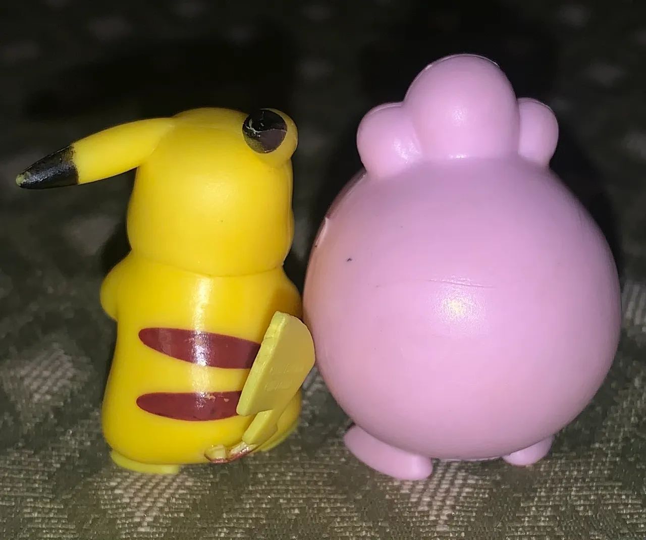 Pokemon 2 bonecos Pikachu e Igglybuff originais impecáveis  - Foto 3