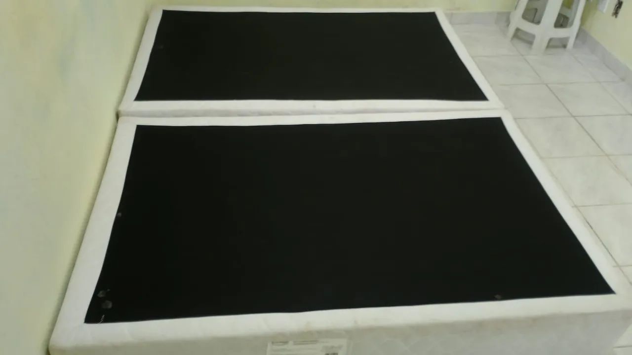 Vendo base de cama box Queen 
