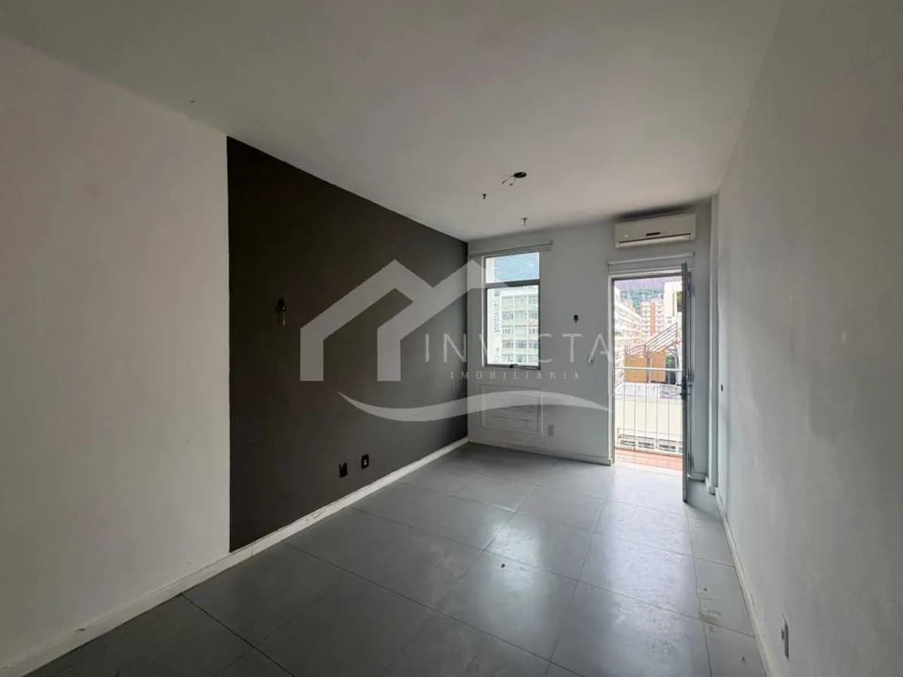 EXCELENTE OPORTUNIDADE DE QUARTO E SALA COM VAGA!! - Foto 4