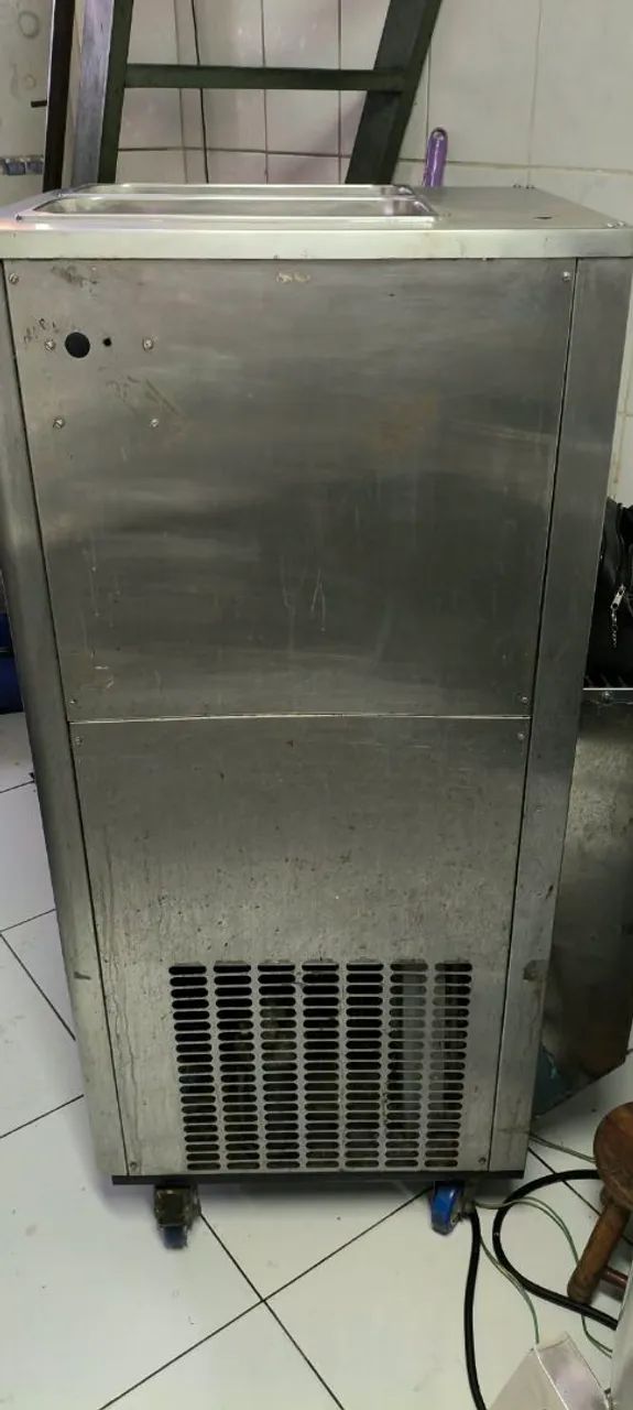 Máquina de açaí semi nova