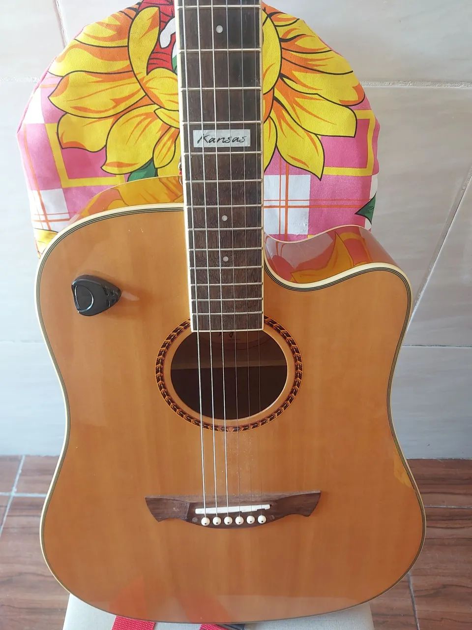 Violão tagima kansas