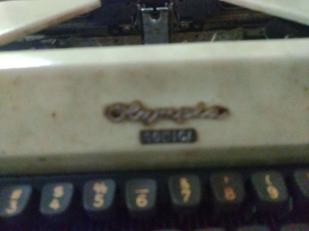 Máquina de escrever alemã 65724027362177124