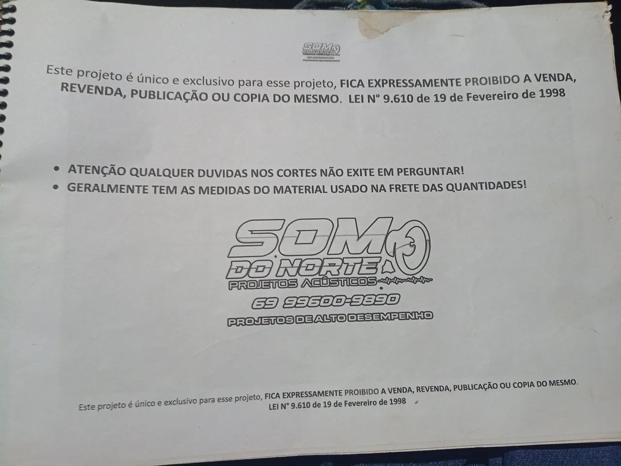 Caixa de som automotivo 