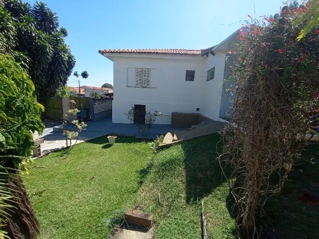 Casa no Centro de Pirassununga-SP, 3 quartos, 2 banheiros, 2 garagens - Foto 4