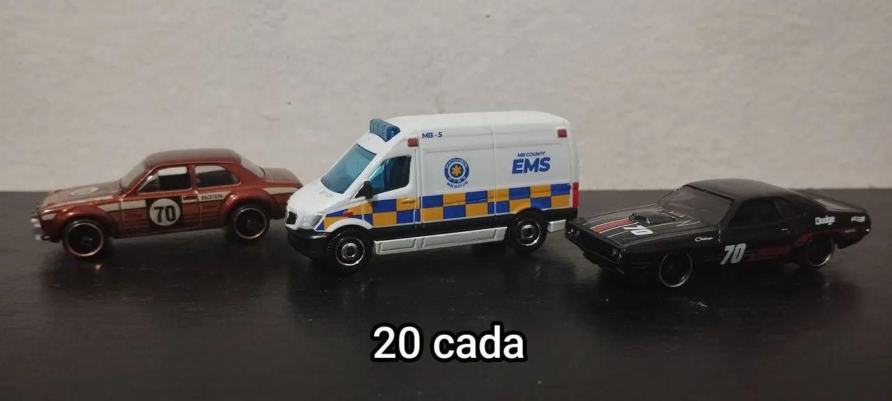 Lote Hotwheels Matchbox mainline e premium 1/64 - Foto 2