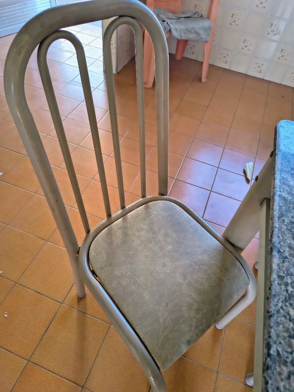 Mesa de granito 6 cadeiras  - Foto 4