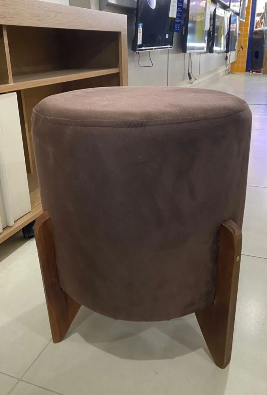 Puff com pés<br>De 149,90 por 119,90 a vi - Foto 3