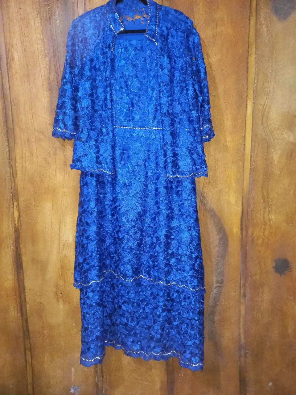 Conjunto de vestido e colete de festa