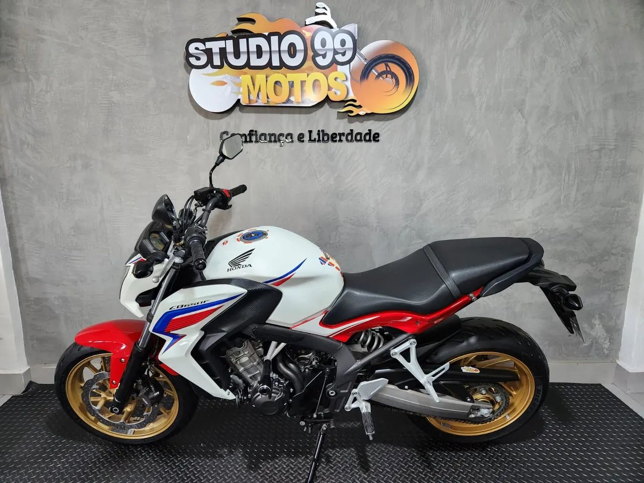 Honda CB 650F - Foto 3