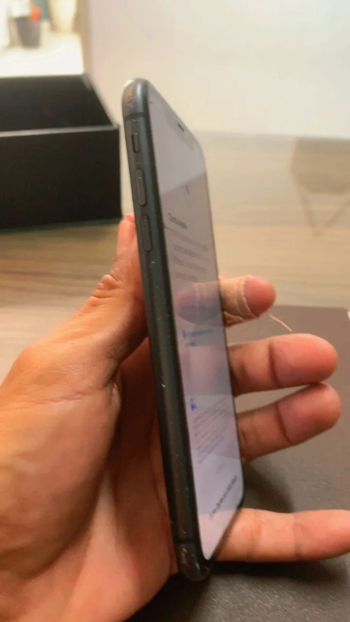Venda de um iPhone 11 normal semi novo - Foto 6