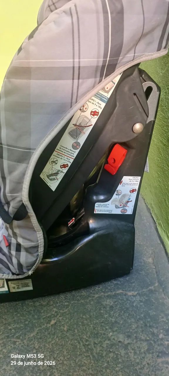 Cadeirinha infantil de carro , marca burigotto até 36 kilos usada em bom estado  - Foto 5
