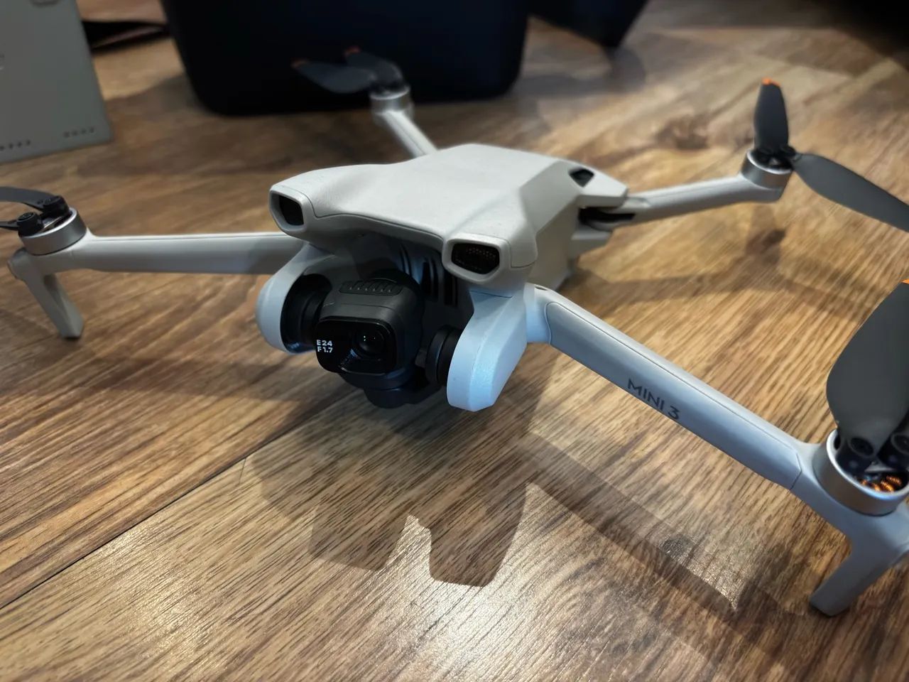 Drone DJI Mini 3 - Kit Fly more - 3 baterias - sem tela - Foto 2