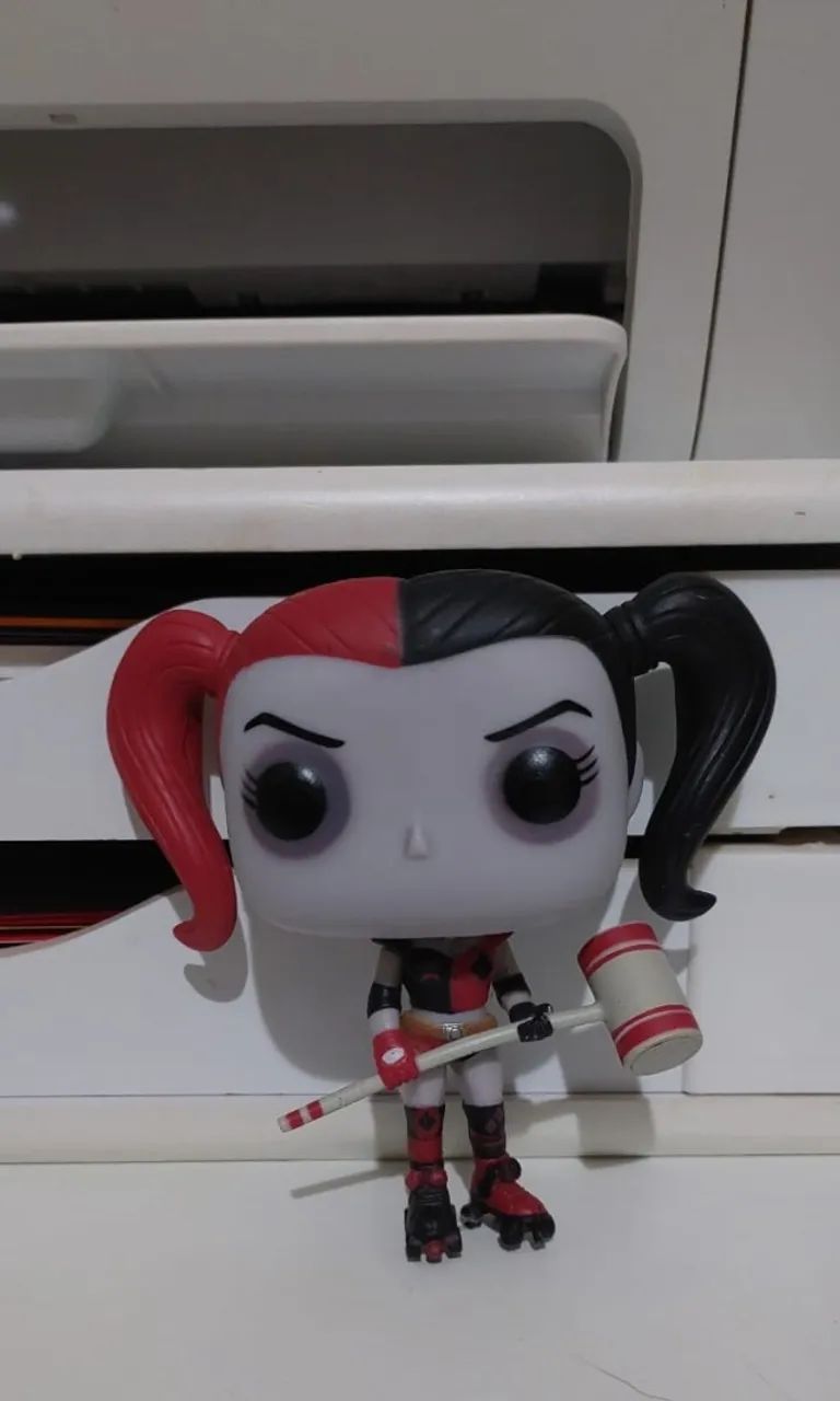 Funko Pop Harley Quinn Roller Derby 66  - Foto 2