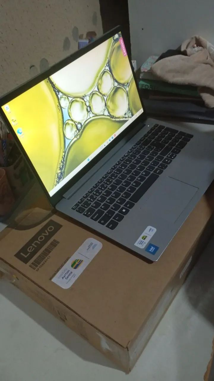 Vendo notebook LENOVO novo