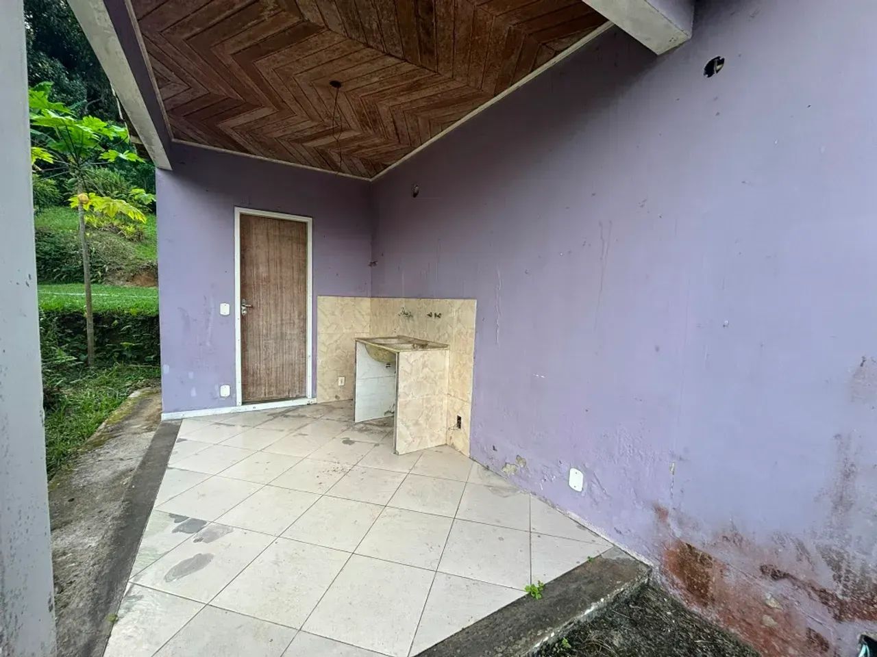 TRÍPLEX ESPAÇOSO NO CORAÇÃO DE GUAPIMIRIM! - Foto 5