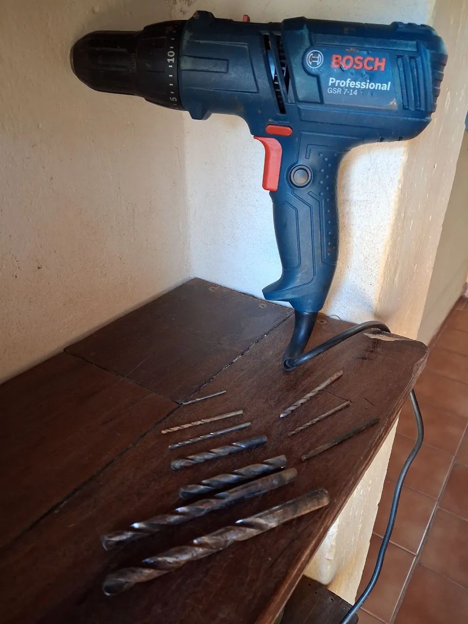 Furadeira Parafusadeira Elétrica De 10mm Bosch GSR 7-14 - Foto 2