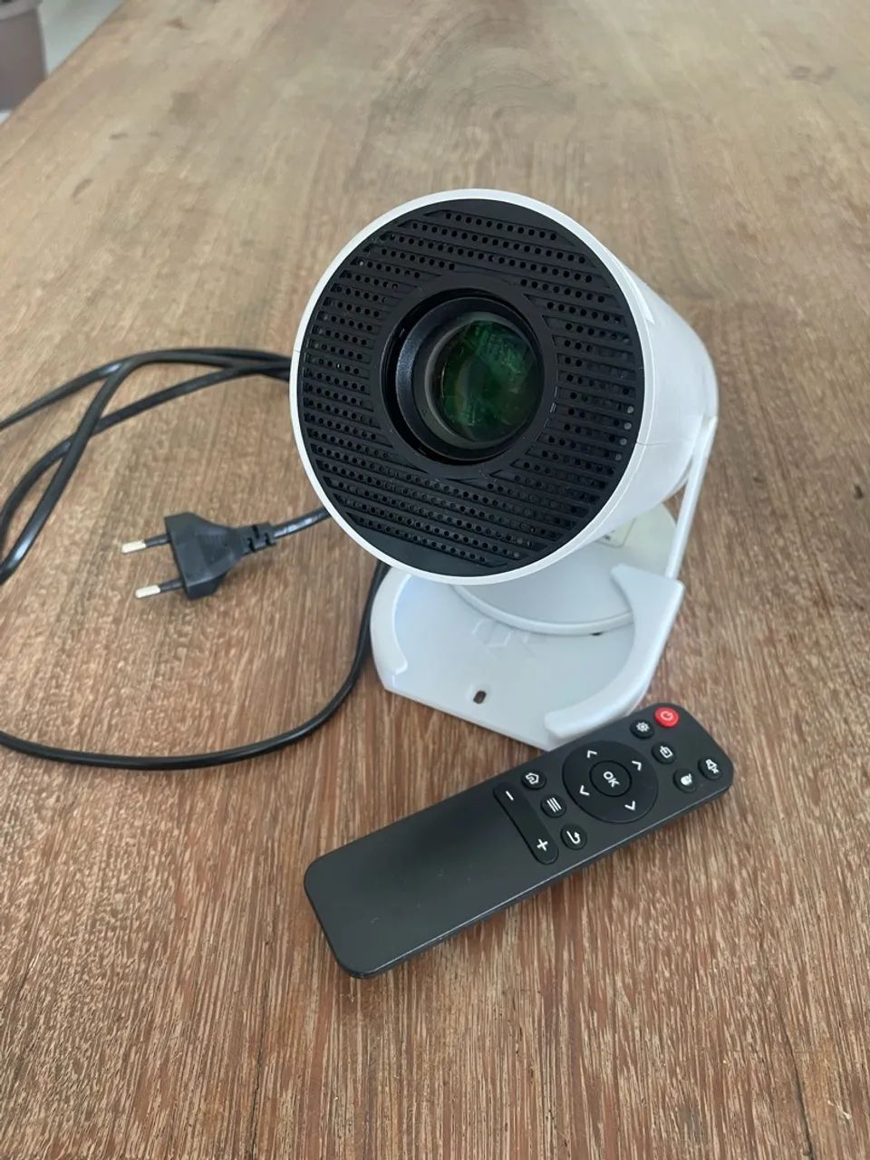 Mini projetor portátil Smart HD - Foto 2