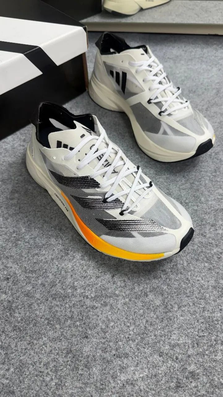 Tênis Adidas Adizero Adios Pro 3 branco e laranja - Calçados