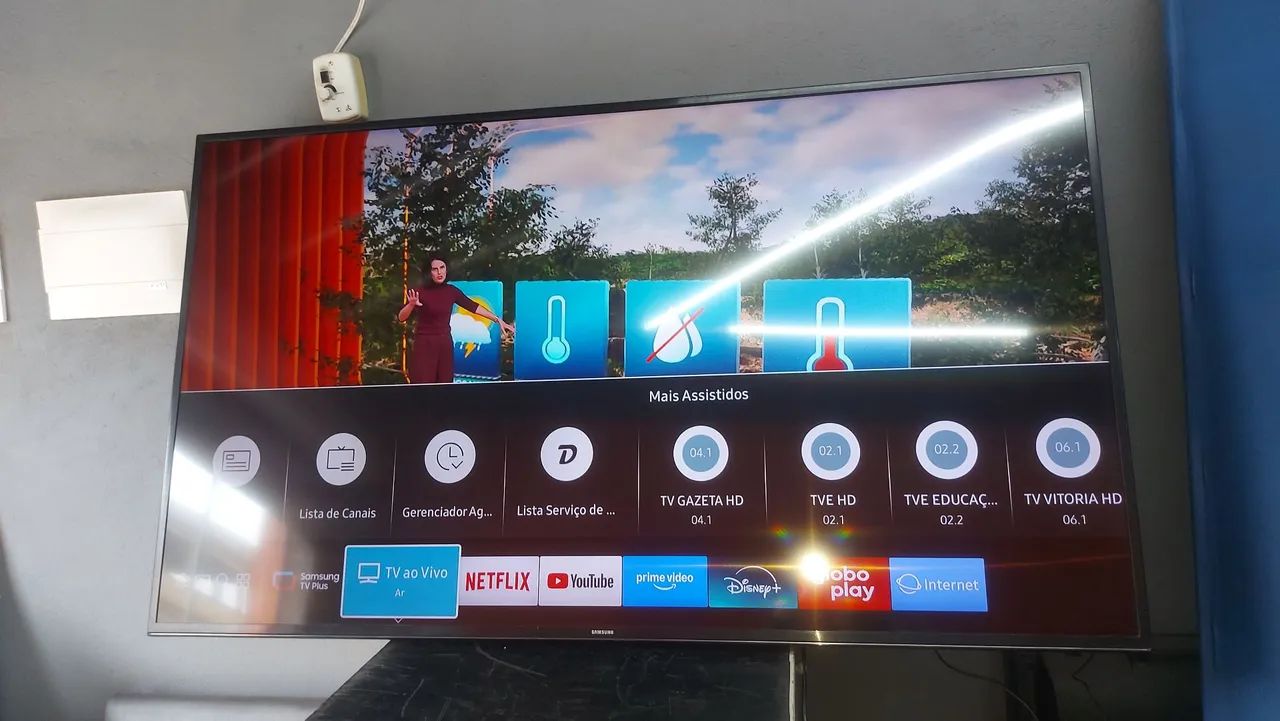 Vendo tv. Samsung  65 polegadas smart  - Foto 2