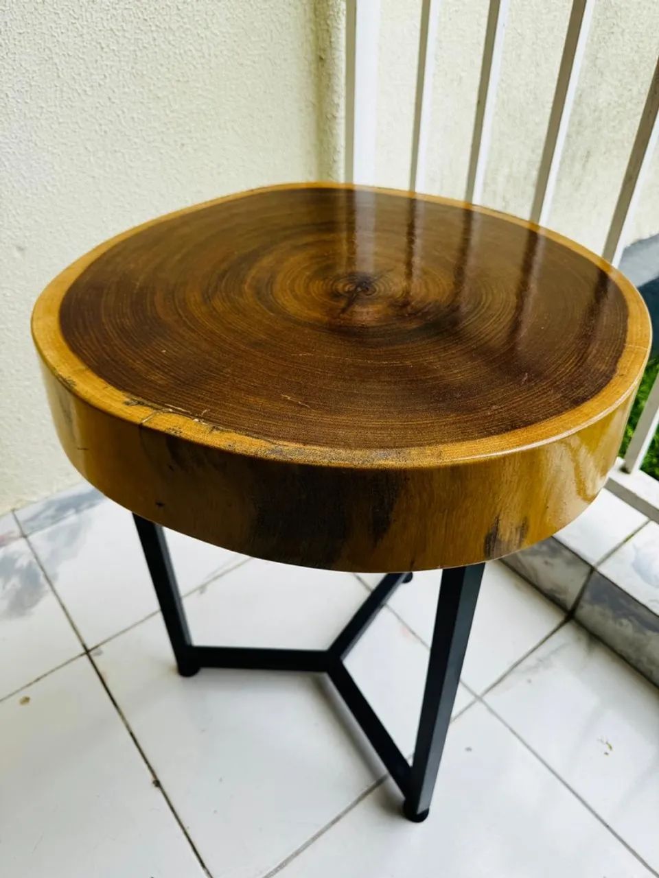 Mesinha de Apoio / Rústica em Madeira Nobre e Ferro