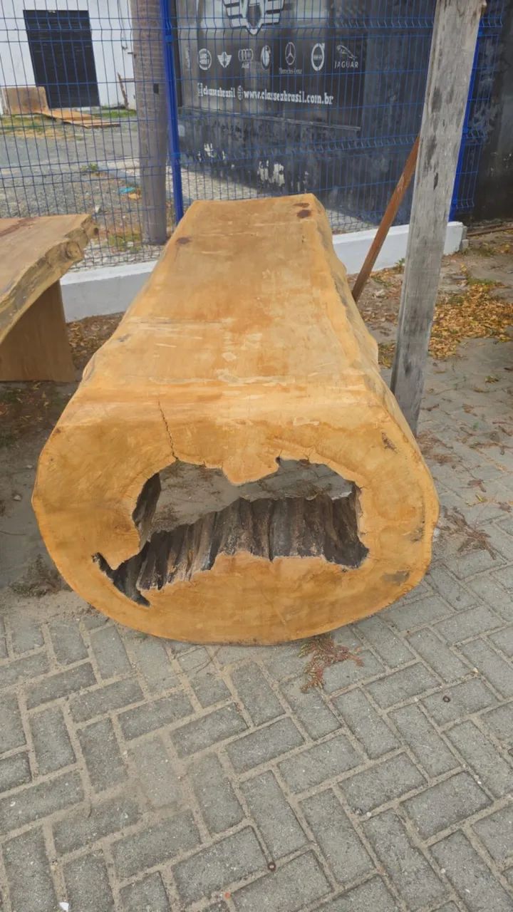 Mesa cascata madeira 