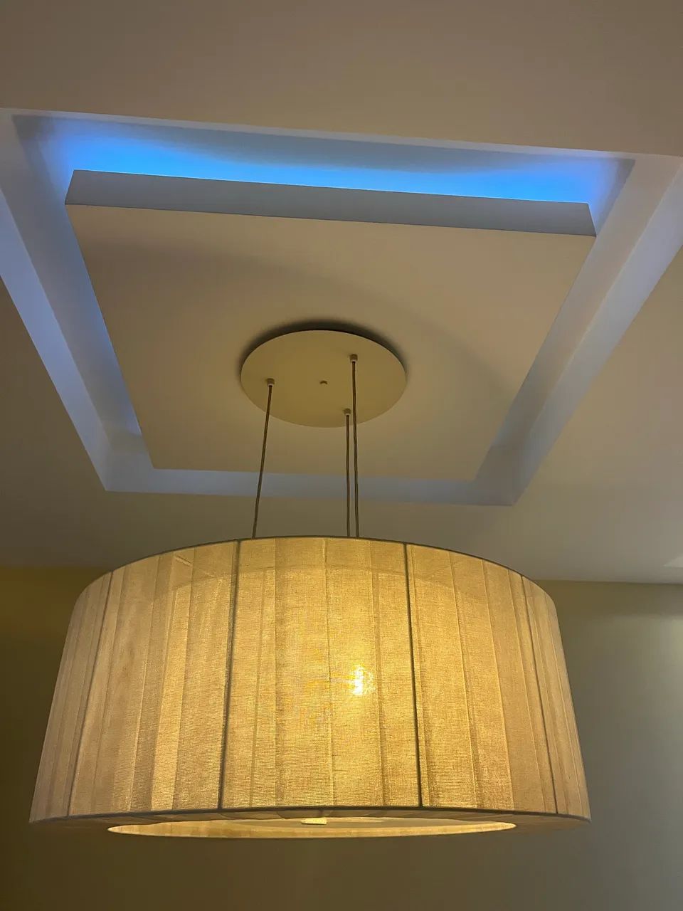 Lustre pendente grande com cúpula de tecido - Foto 2