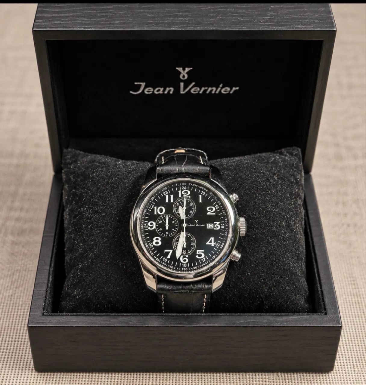 Relógio Jean Vernier 