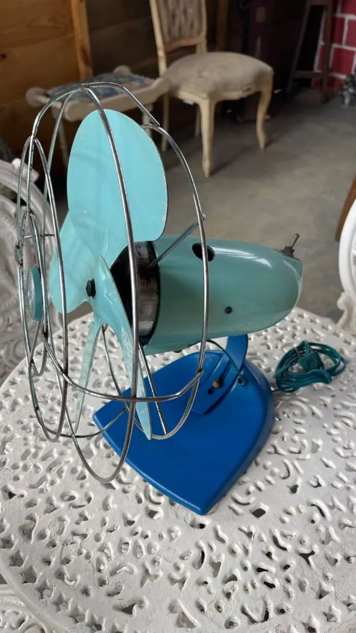 Lindo ventilador de mesa antigo - Foto 3