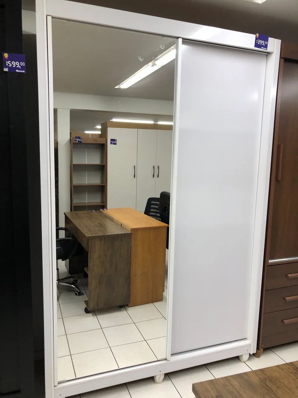 Guarda roupa com espelho NOVO