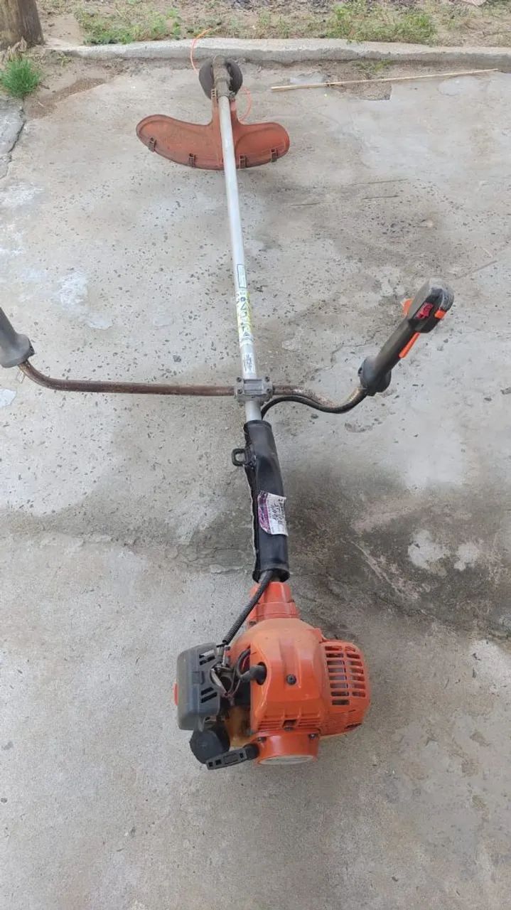 Roçadeira Husqvarna a gasolina