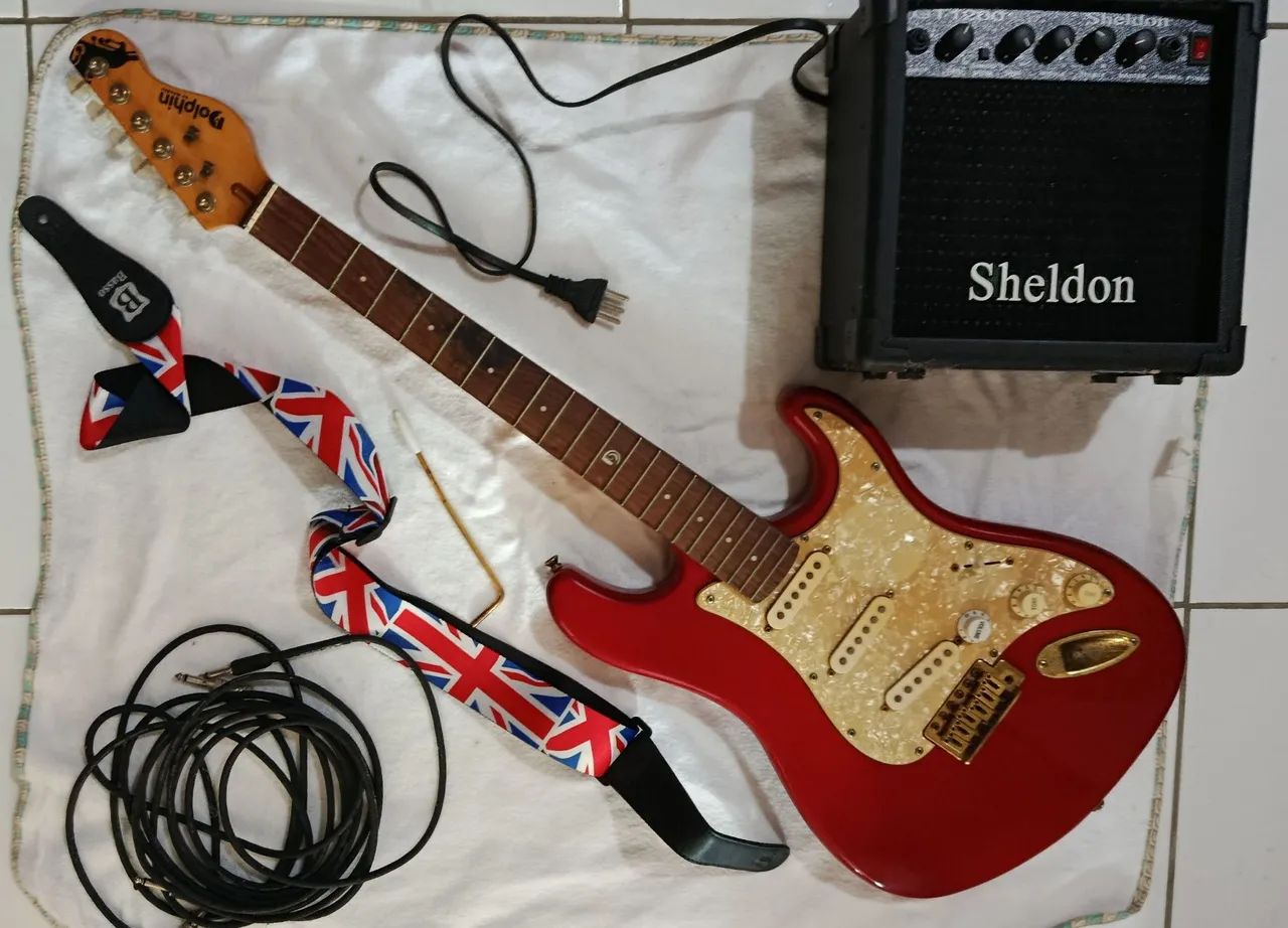 Guitarra e caixa aplificadora