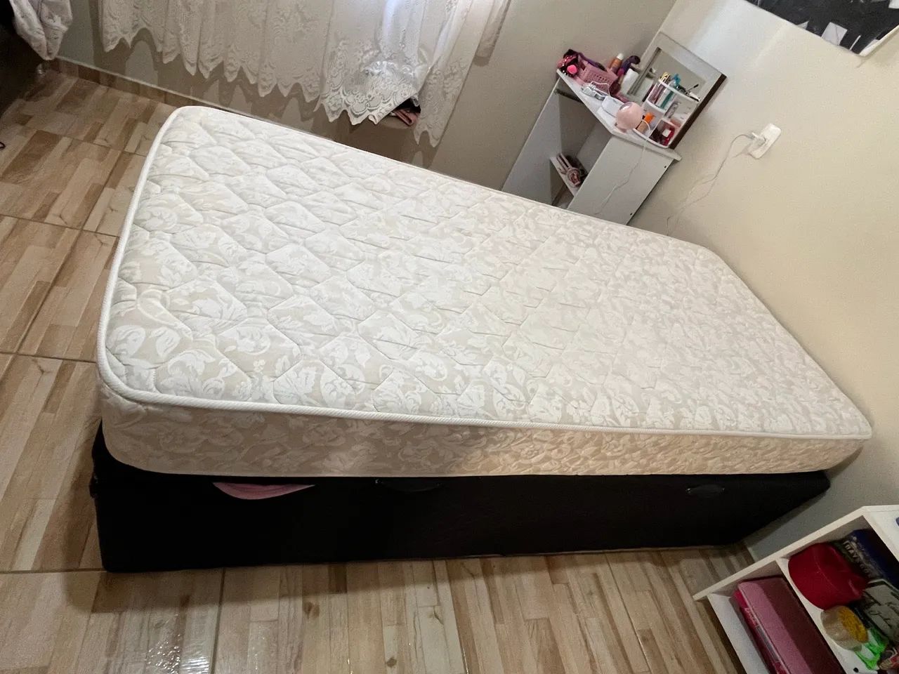 Cama de solteiro (armação baú)