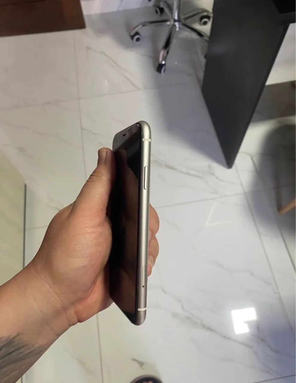 iPhone 11 branco 128 gigas barato  - Foto 2
