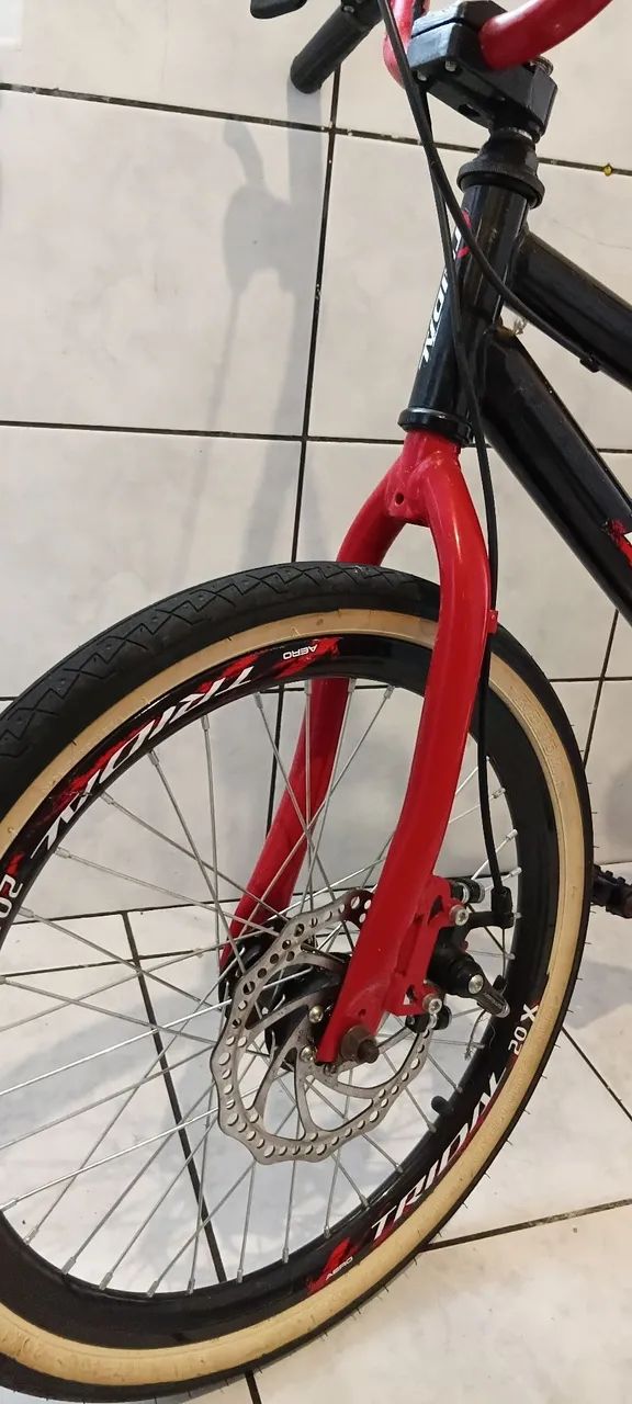 Bicicleta Aro 16 Semi nova - Foto 3