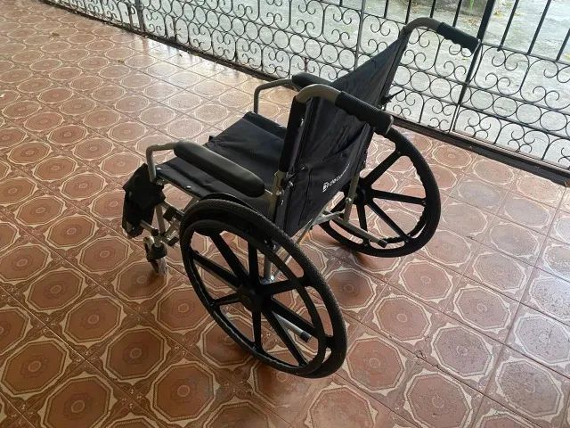 Cadeira de Rodas - Foto 4