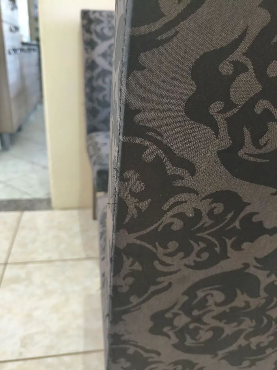 Mesa de tampão de vidro com 6 cadeiras - Foto 5