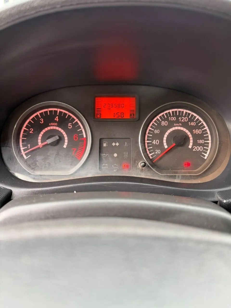 Renault Logan Expres./Exp. UP Hi-Flex 1.0 16V 4p, foto 4 de 18