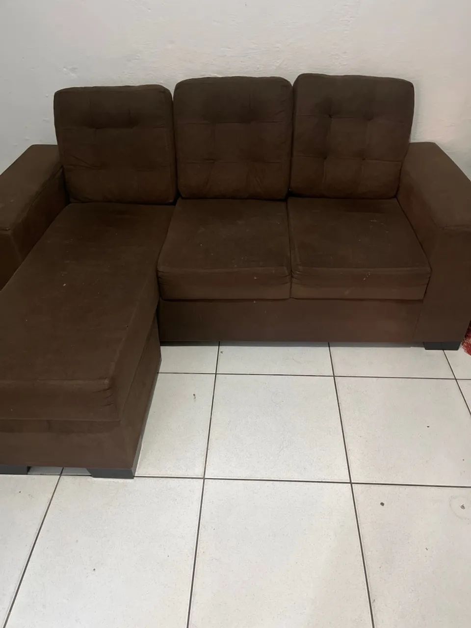Sofá 3 lugares bem confortável 