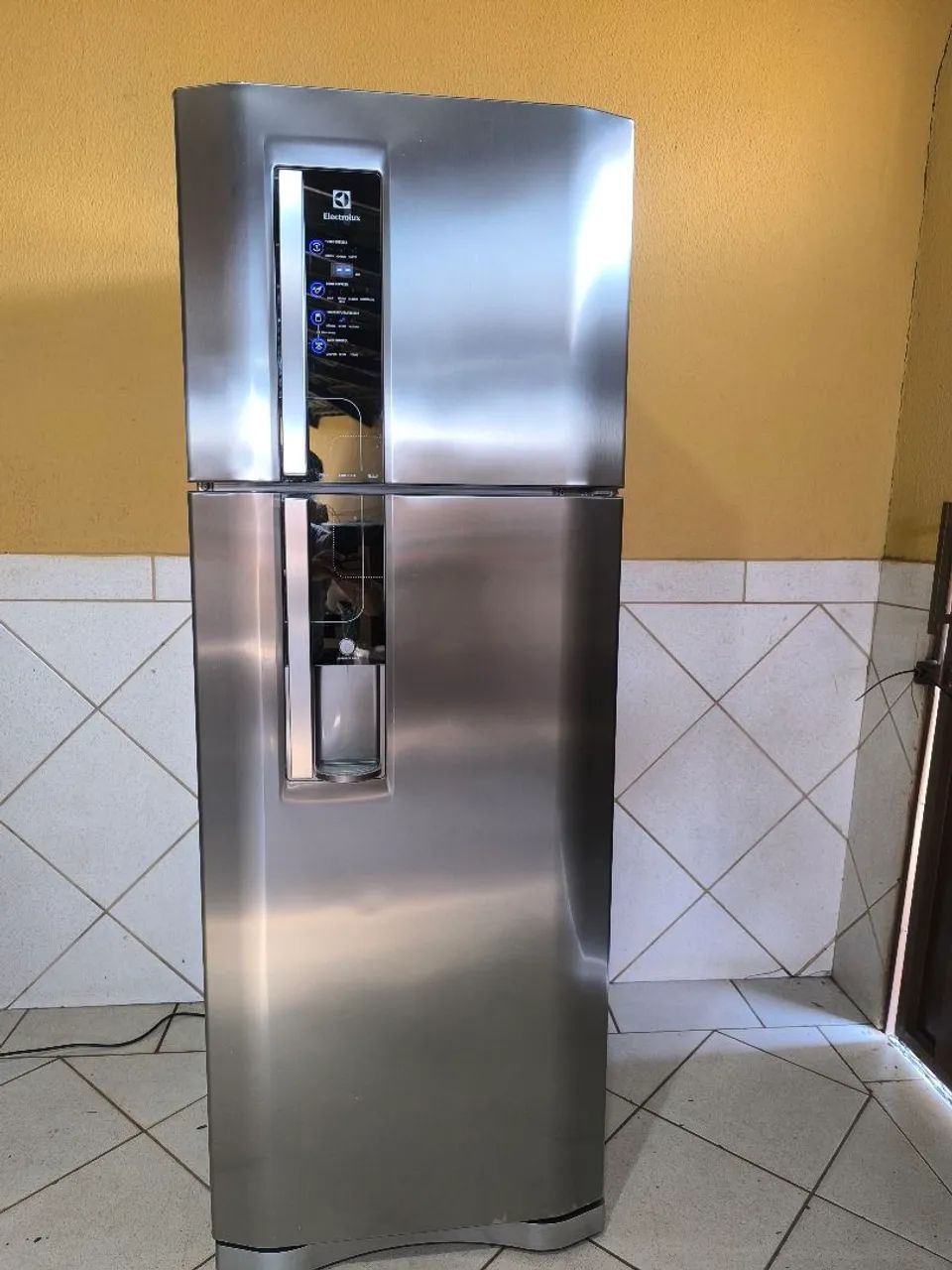 Geladeira inox Eletrolux 
