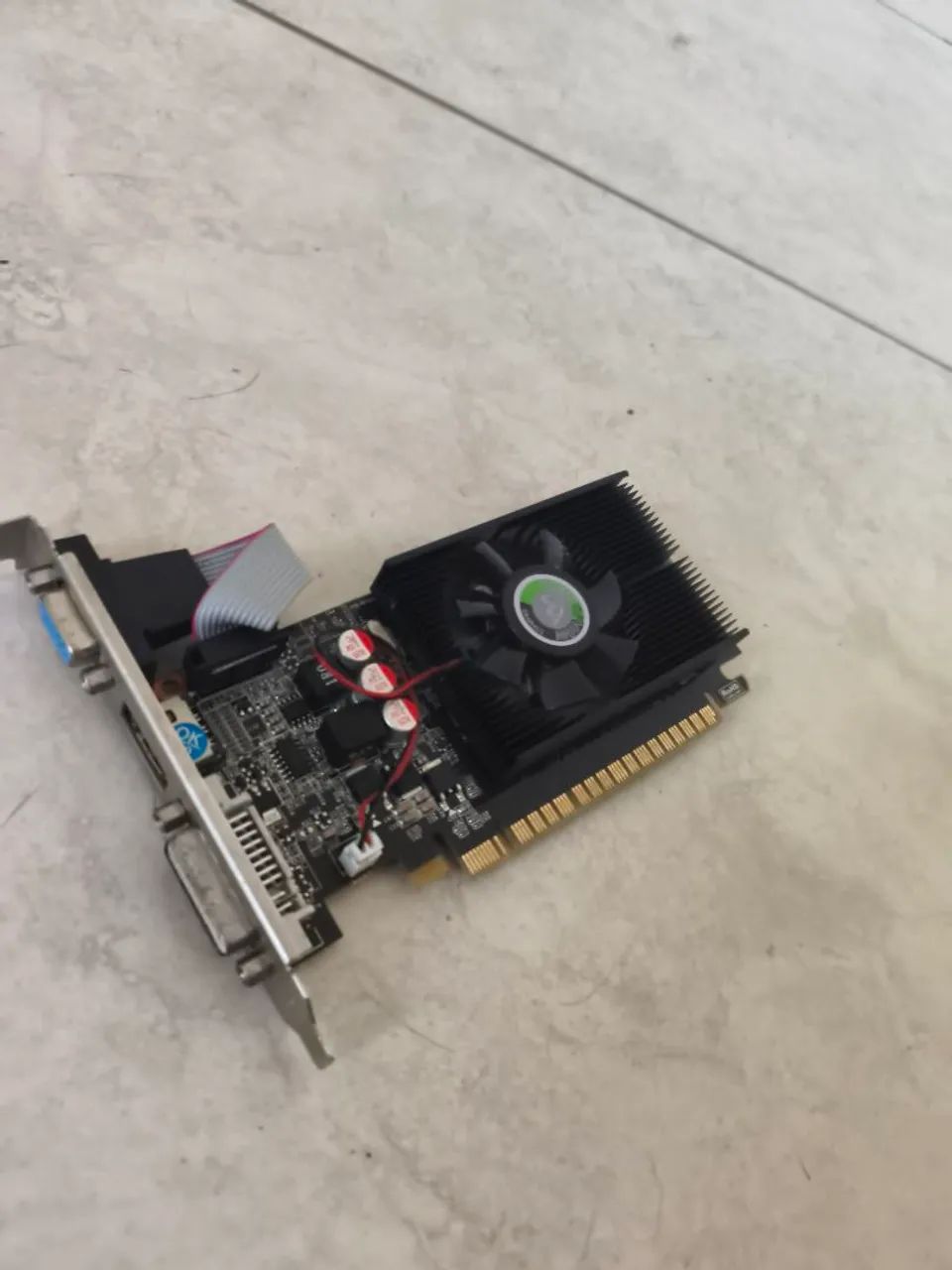 Placa de vídeo G210 Ddr3 - Foto 3