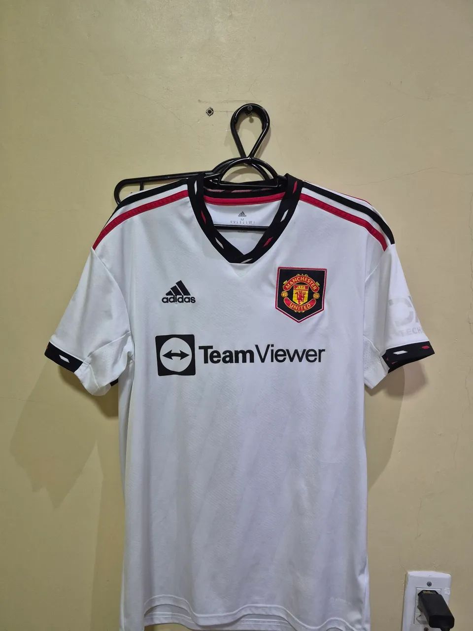 camisa reserva (away) oficial do Manchester united 2022/23