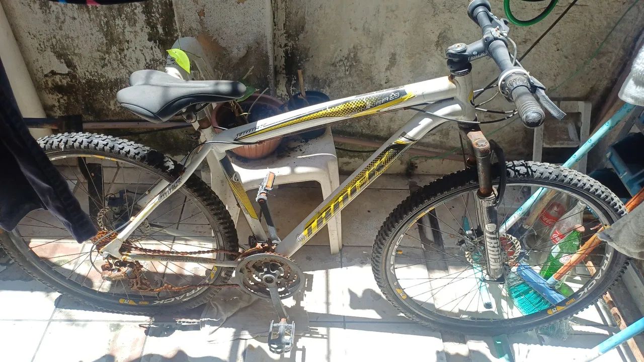 Bicicleta Aro 29 parada