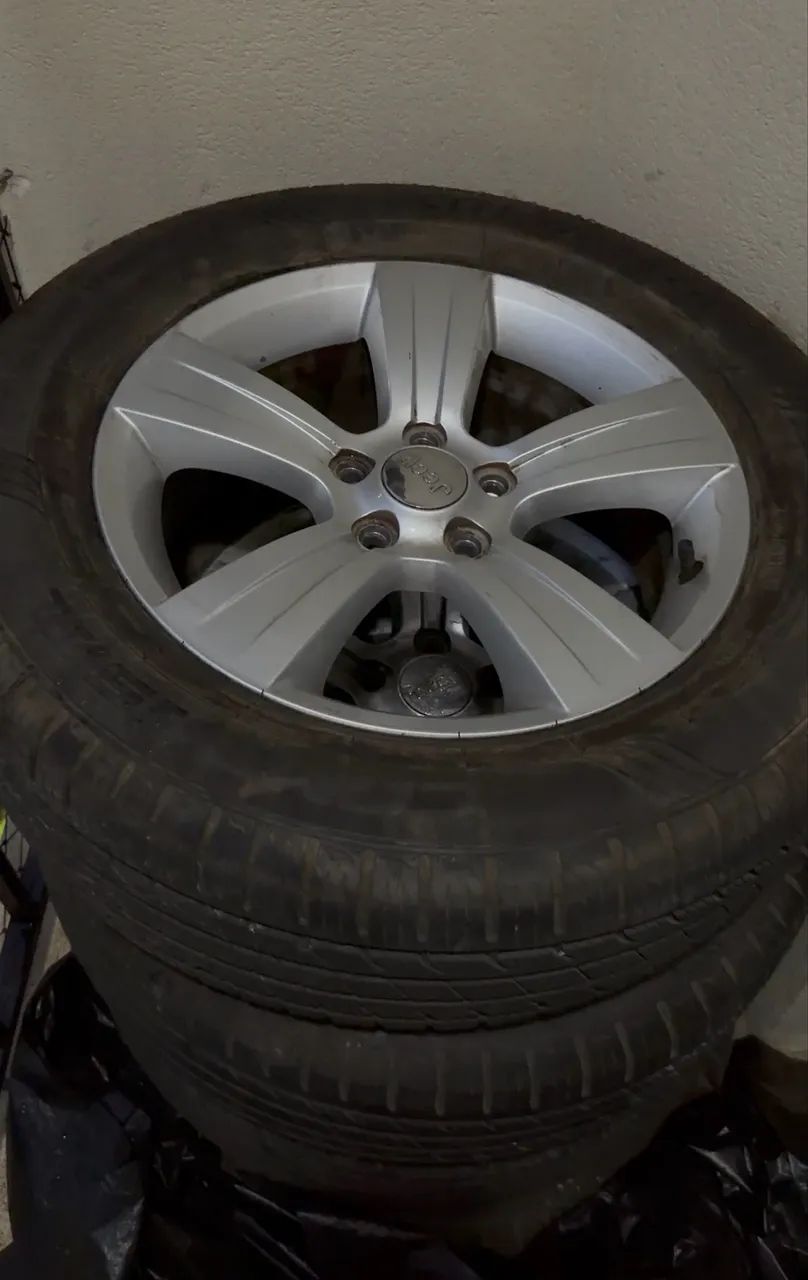 JOGO DE 4 RODAS ORIGINAIS JEEP COMPASS + PNEUS - Foto 2