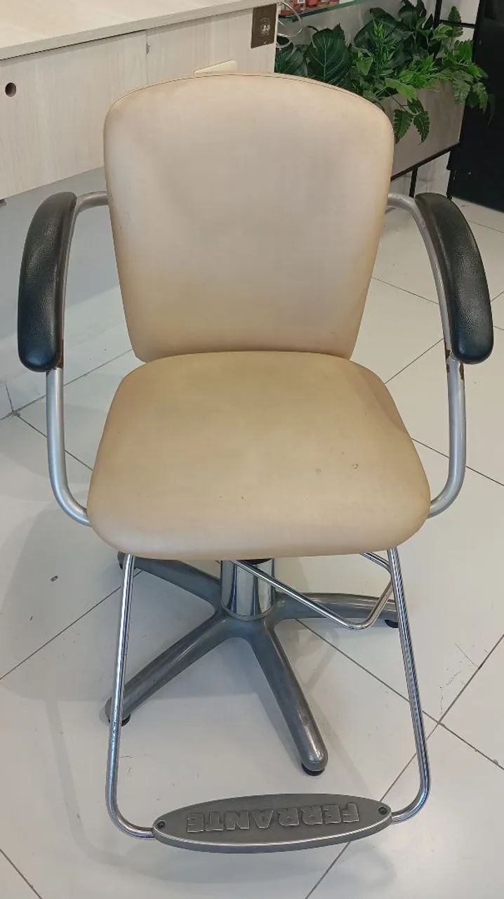 Cadeira cabeleireiro e barbearia  - Foto 3