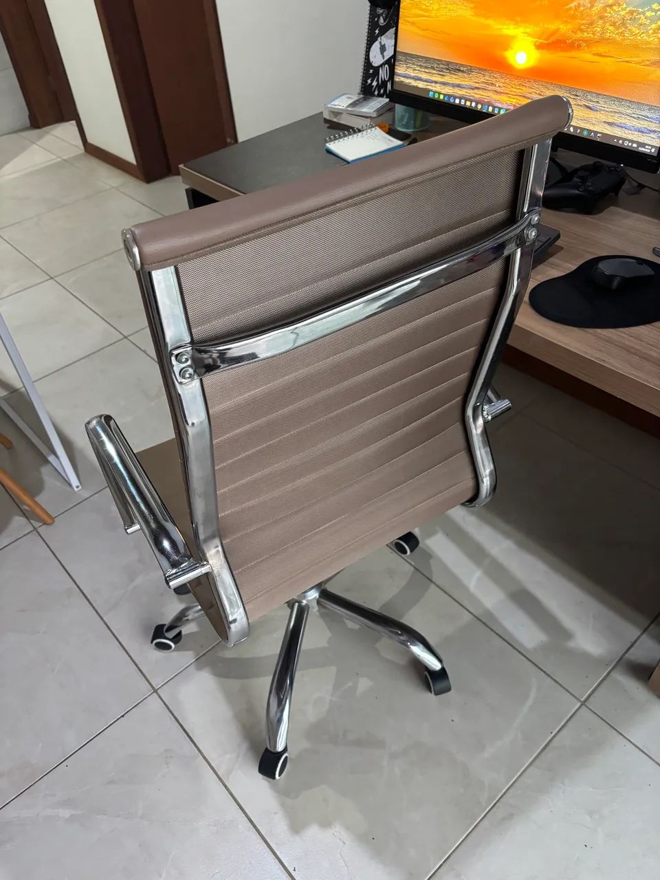 Cadeira de Escritório Presidente Estilo Charles Eames (Esteirinha) - Foto 3