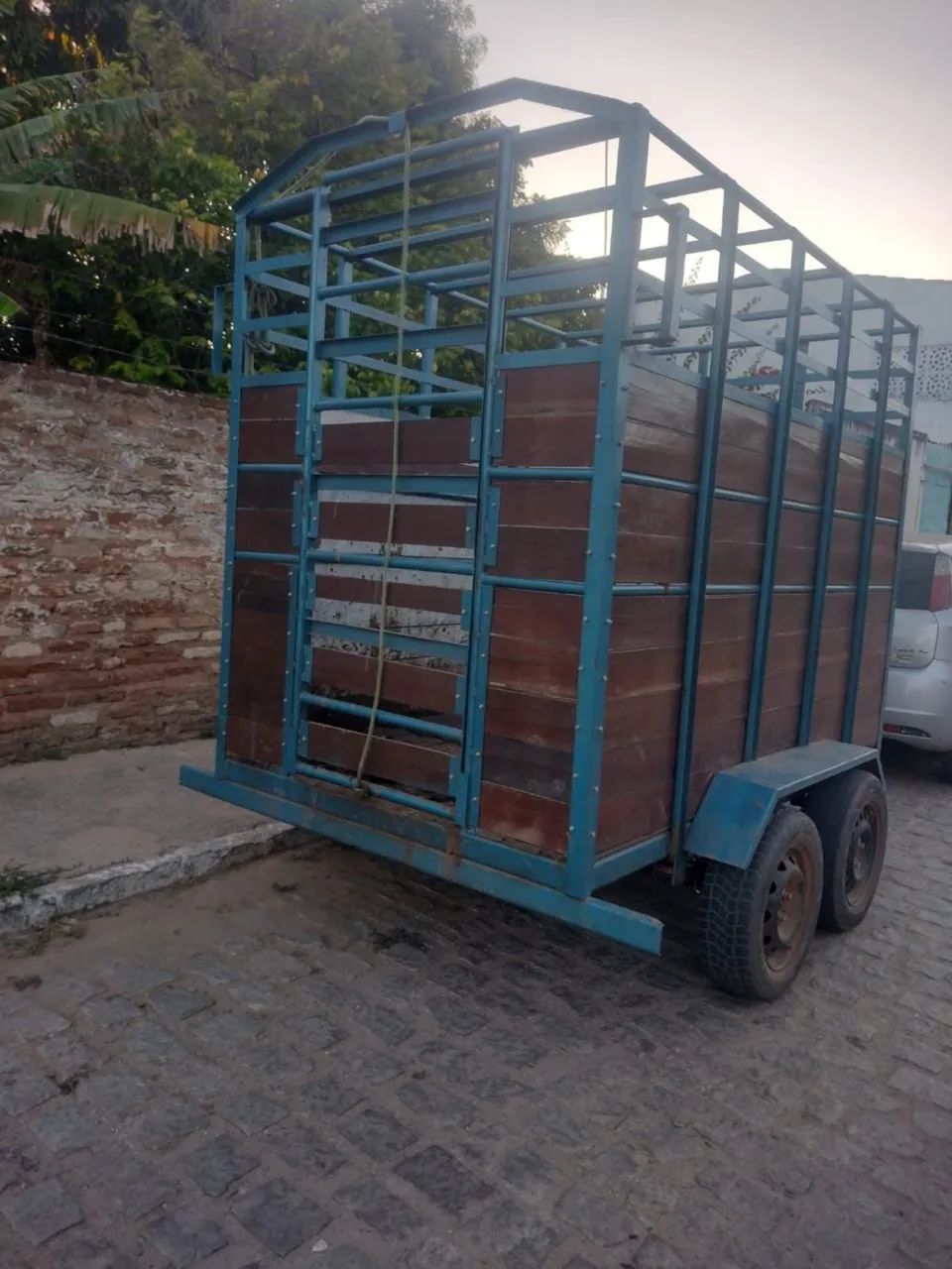 REBOQUE 2 EIXOS PARA ANIMAIS  - Foto 3