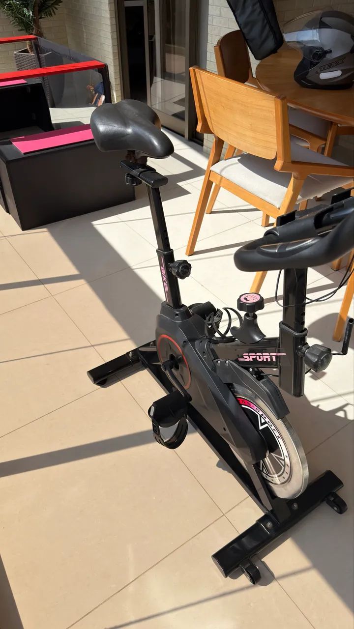 VENDO UMA BICICLETA ERGOMÉTRICA SEMI-NOVA - Foto 5