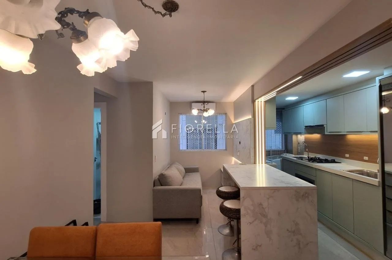 Apartamento com 02 dormitórios, no bairro Serraria, São José/SC.