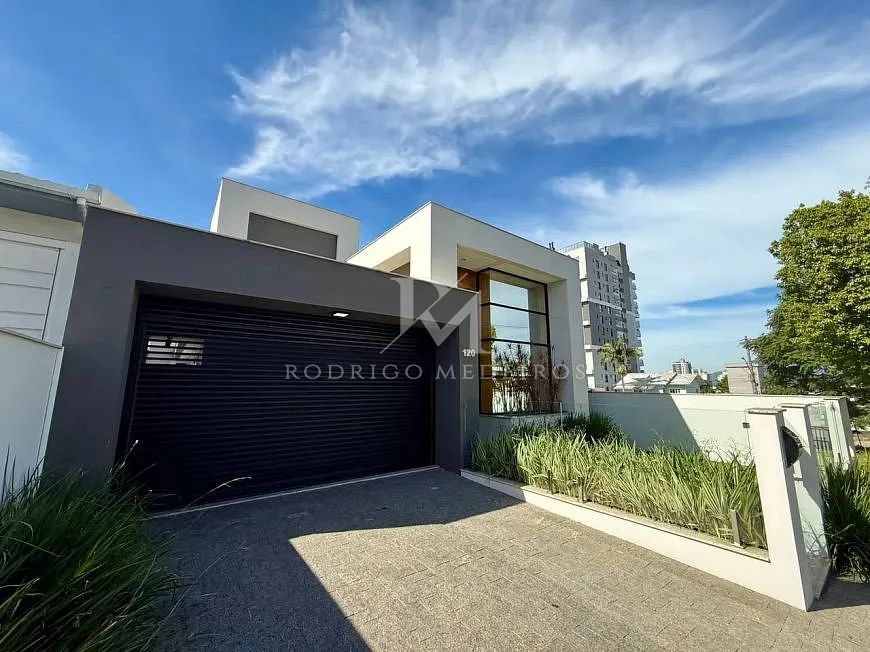 Casa mobiliada com 3 suítes na Pedra Branca, Palhoça